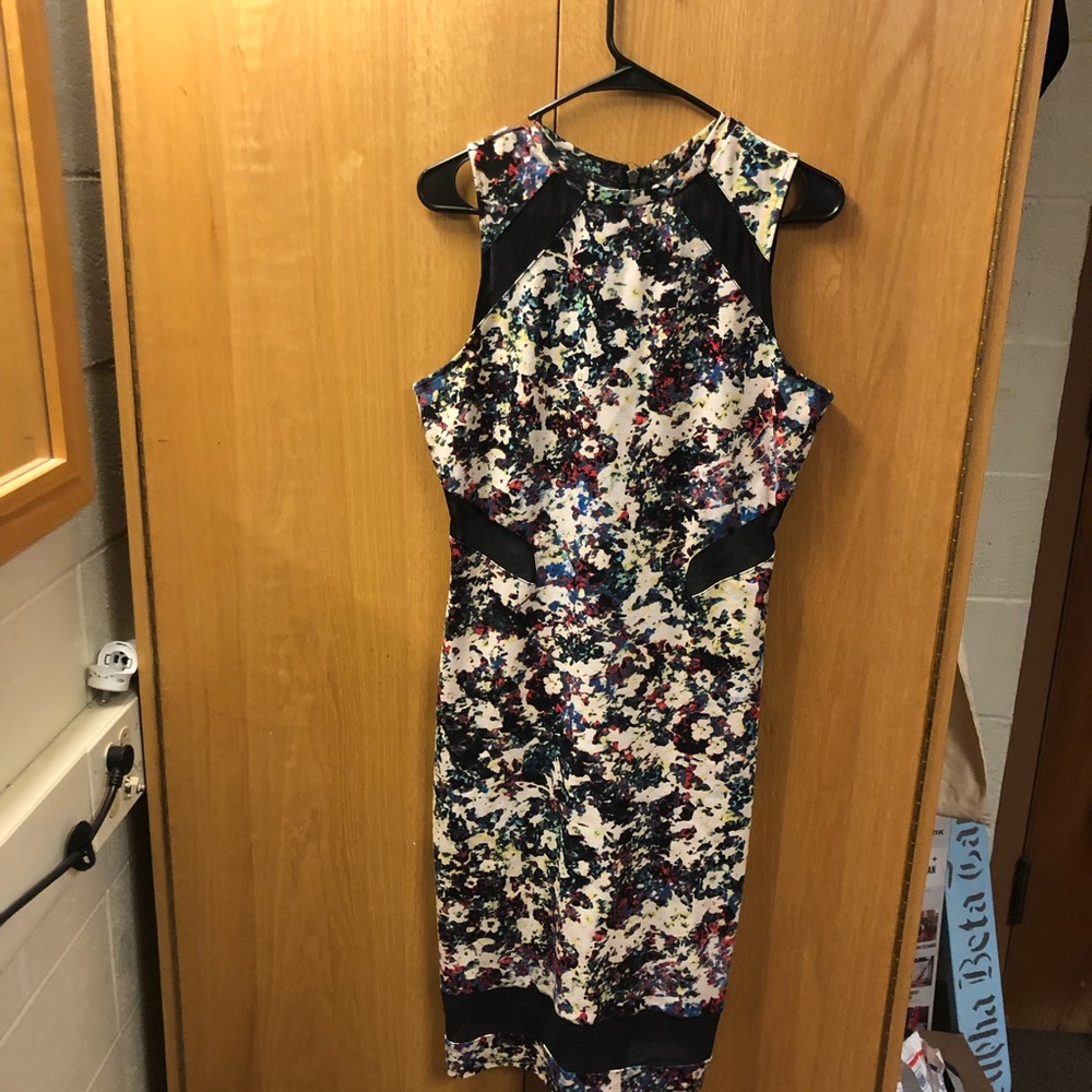 Cute colorful dress! Doesn’t fit me anymore!! Colorful